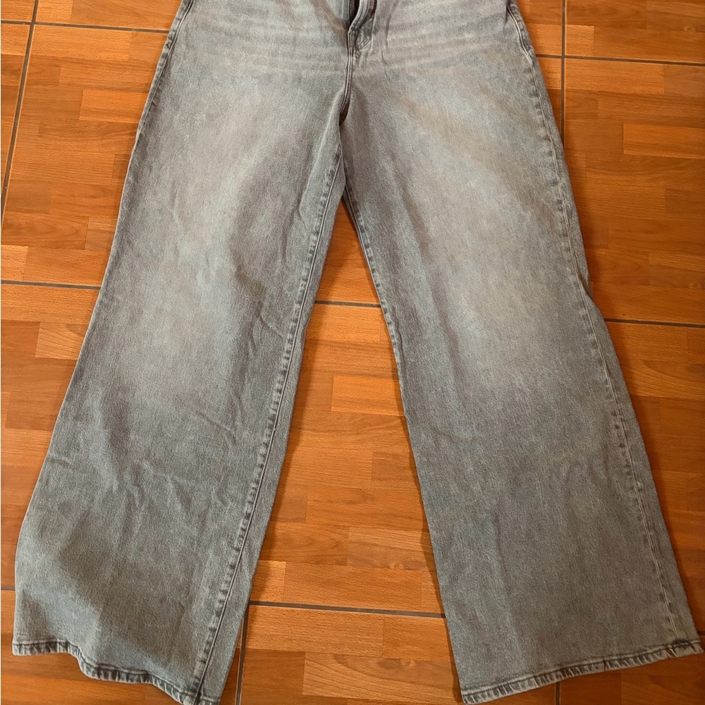 Good American Gray Good Ease Straight Leg Jeans - Picture 5 of 5